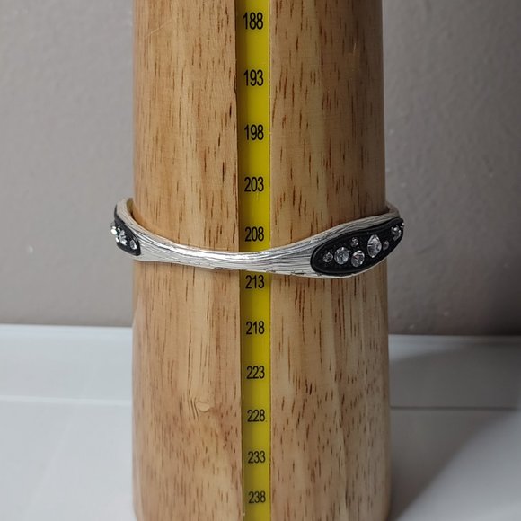 Weird Metal And Plastic Bangle - Picture 4 of 11